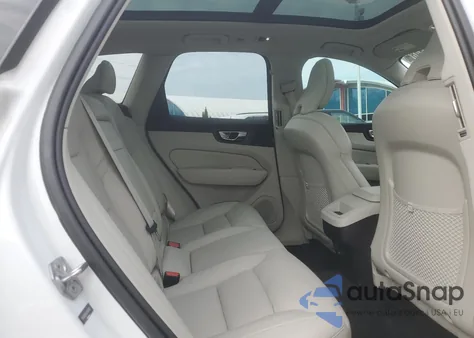 2020 Volvo Xc60 T5 Momentum z USA, uszkodzony, nr VIN YV4102DK3L1423582